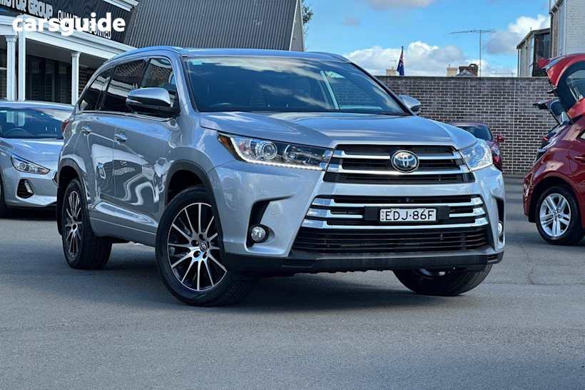 Silver 2017 Toyota Kluger Wagon Grande (4X4)