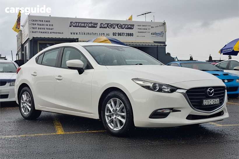 White 2018 Mazda 3 Hatchback Neo Sport