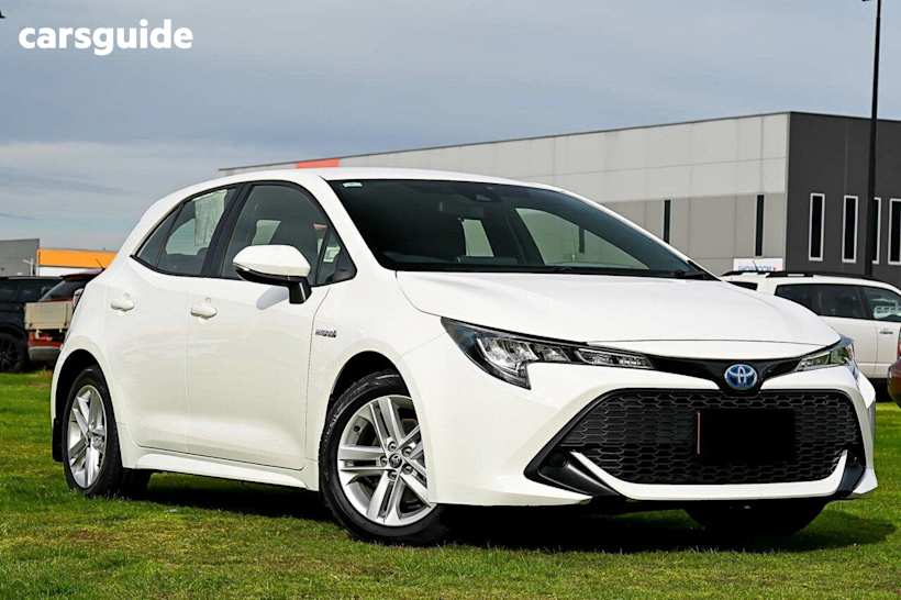 White 2018 Toyota Corolla Hatchback Ascent Sport (Hybrid)