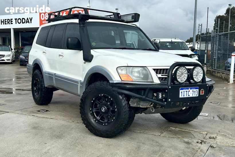 White 2004 Mitsubishi Pajero SUV GLS 4X4