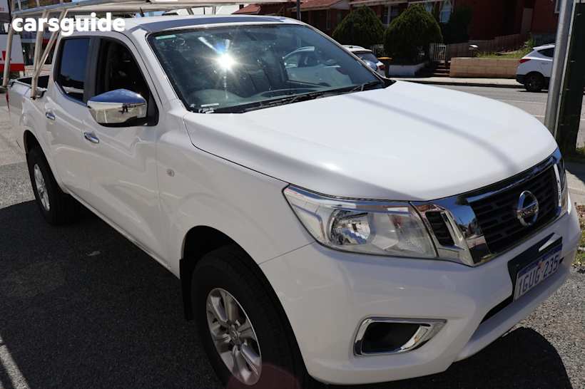 White 2019 Nissan Navara Dual Cab Pick-up Rx (4X2)
