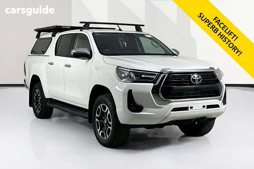 White 2020 Toyota Hilux Double Cab Pick Up Sr5 (4X4)