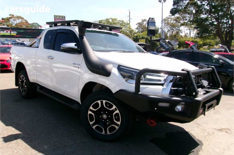 White 2021 Toyota Hilux X Cab Pickup Sr5 (4X4)