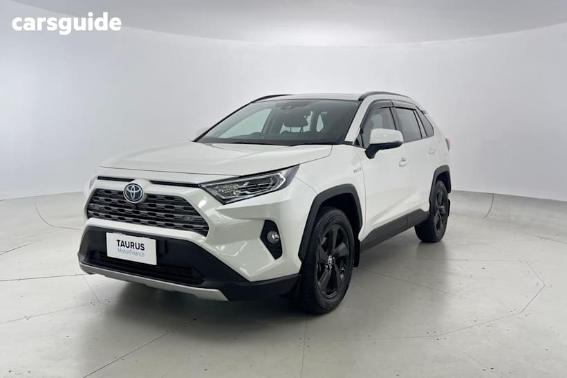 White 2020 Toyota RAV4 SUV CRUISER 4X4