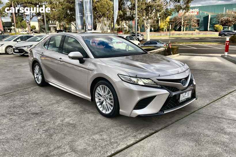 Brown 2018 Toyota Camry Sedan SL F