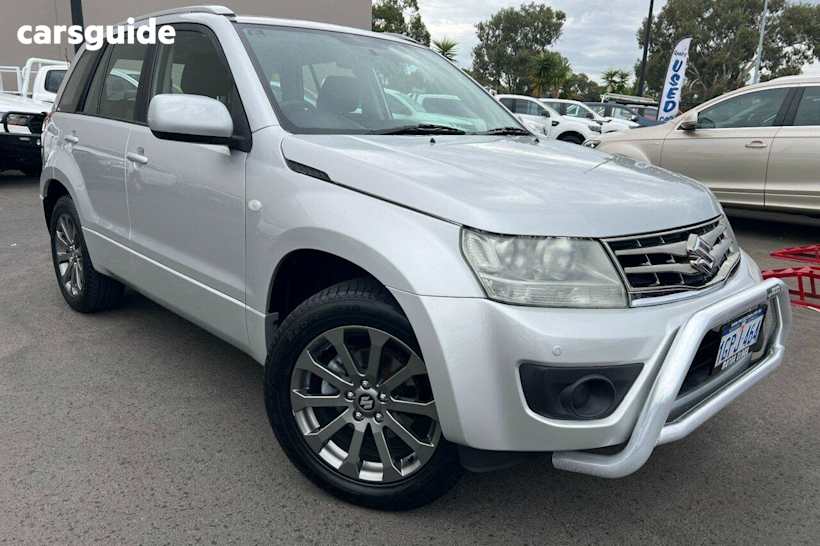 Silver 2016 Suzuki Grand Vitara Wagon Navigator (4X2)