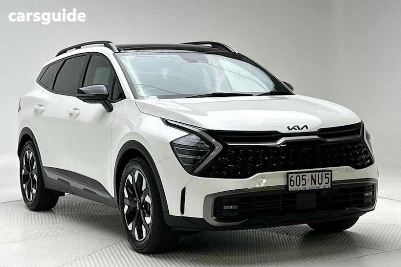 White 2023 Kia Sportage SUV GT-LINE 4WD