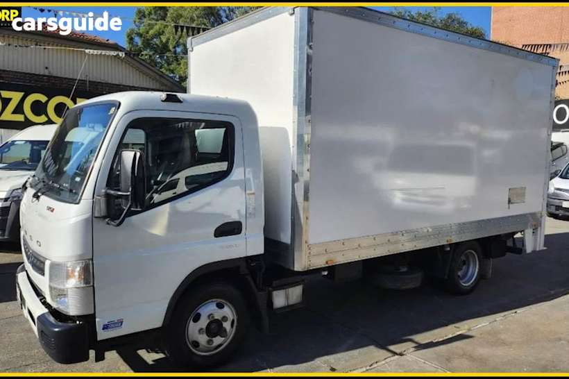 White 2021 Mitsubishi Canter Ute Tray FE639