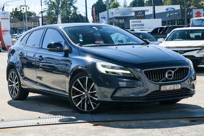Blue 2016 Volvo V40 Hatch T3 MOMENTUM F