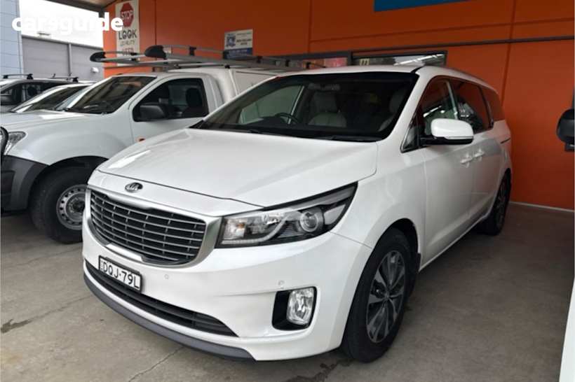 White 2017 Kia Carnival Wagon Sli