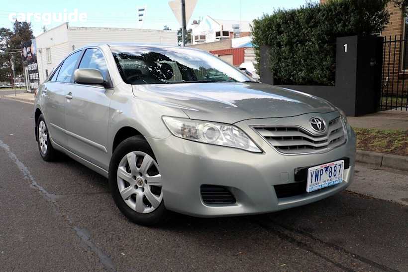 Silver 2009 Toyota Camry Sedan ALTISE