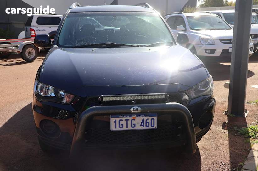Blue 2010 Mitsubishi Outlander Wagon Ls