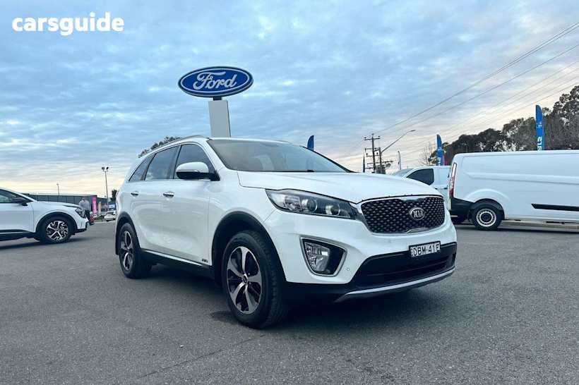 White 2015 Kia Sorento SUV SLI 4X4