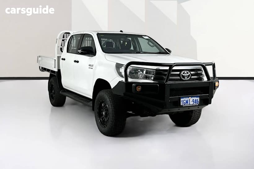White 2018 Toyota Hilux Dual Cab Chassis Sr (4X4)