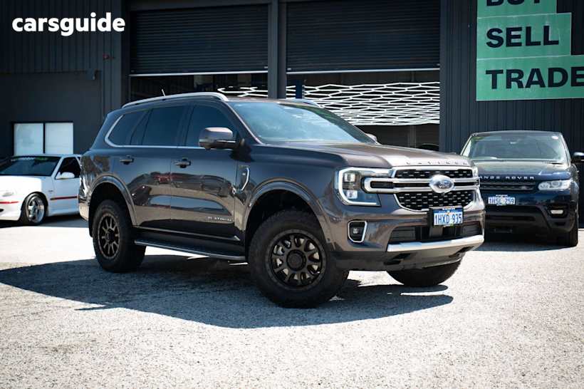 Bronze 2022 Ford Everest SUV PLATINUM 4X4