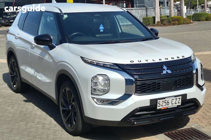 White 2022 Mitsubishi Outlander SUV LS BLACK EDITION F