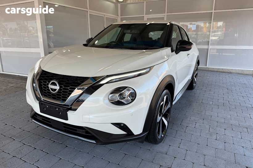 White 2023 Nissan Juke Hatch ST-L F