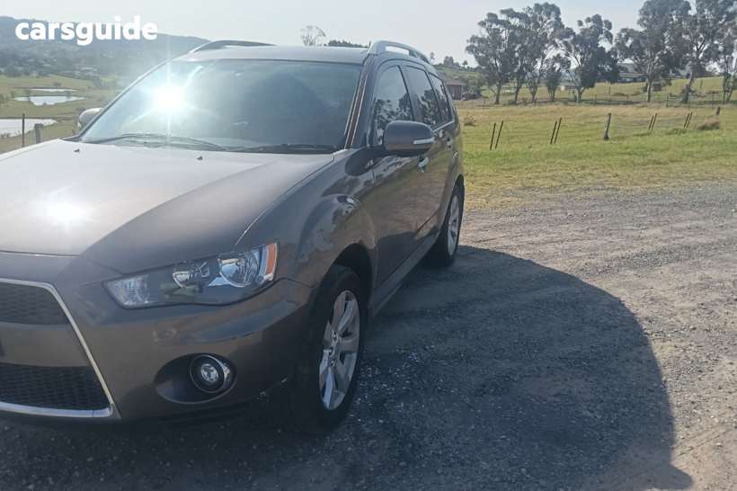 Brown 2010 Mitsubishi Outlander Wagon Vr