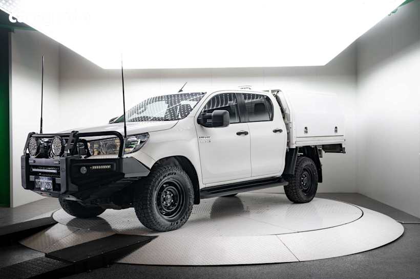 White 2019 Toyota Hilux Ute Tray SR 4X4