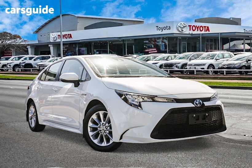 White 2022 Toyota Corolla Sedan ASCENT SPORT HYBRID F
