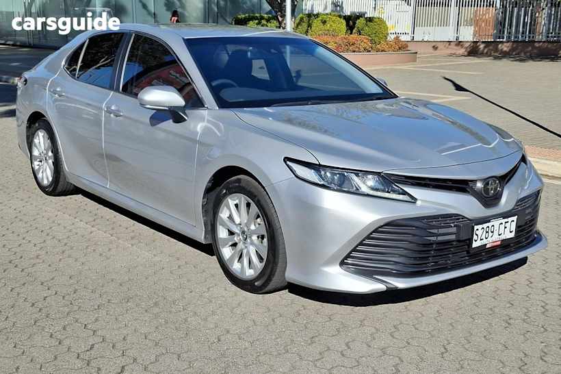 Silver 2019 Toyota Camry Sedan ASCENT F
