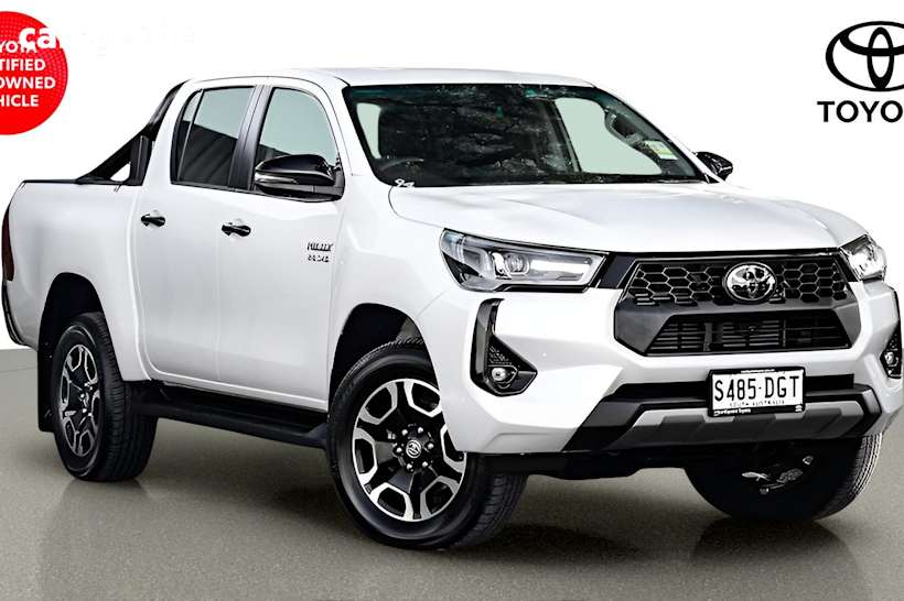 White 2024 Toyota Hilux Double Cab Pick Up Sr5 48V (4X4)