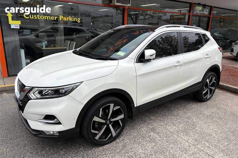 White 2019 Nissan Qashqai SUV TI F