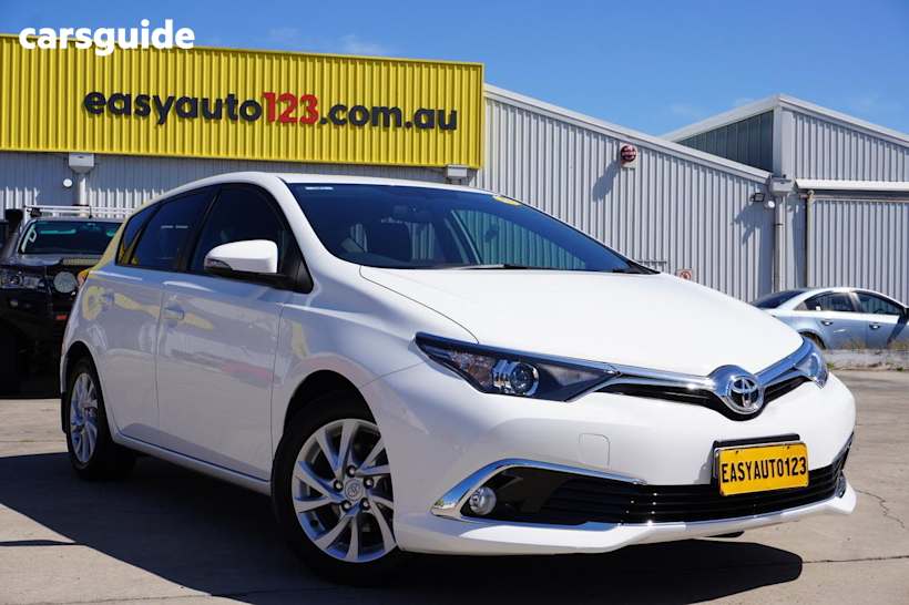 White 2017 Toyota Corolla Hatchback Ascent Sport