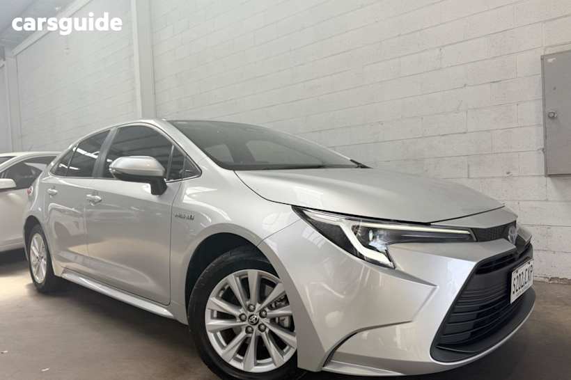Silver 2023 Toyota Corolla Sedan SX F