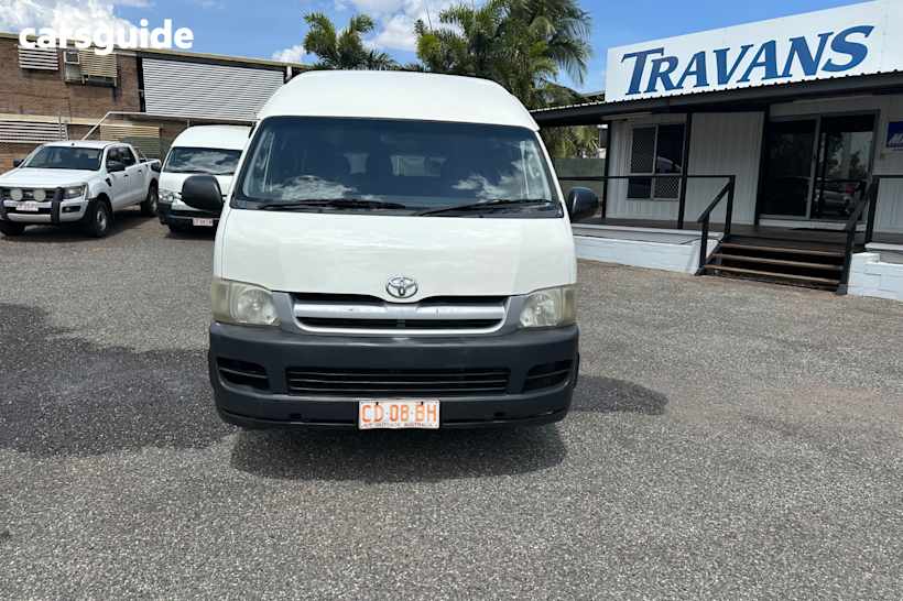 White 2007 Toyota HiAce Bus Commuter