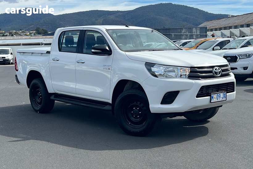 White 2017 Toyota Hilux Dual Cab Utility Sr (4X4)