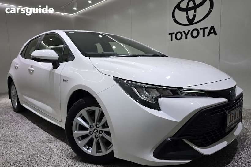 White 2024 Toyota Corolla Hatch ASCENT SPORT HYBRID F