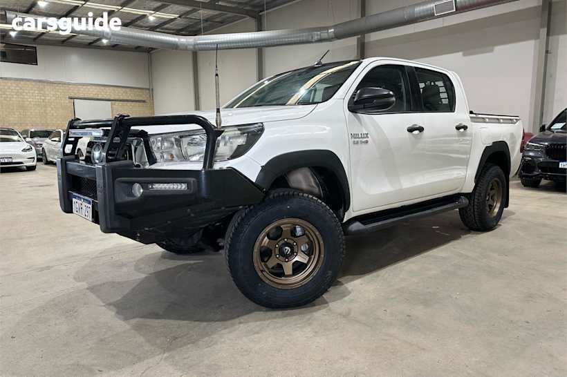 White 2019 Toyota Hilux Ute Tray SR