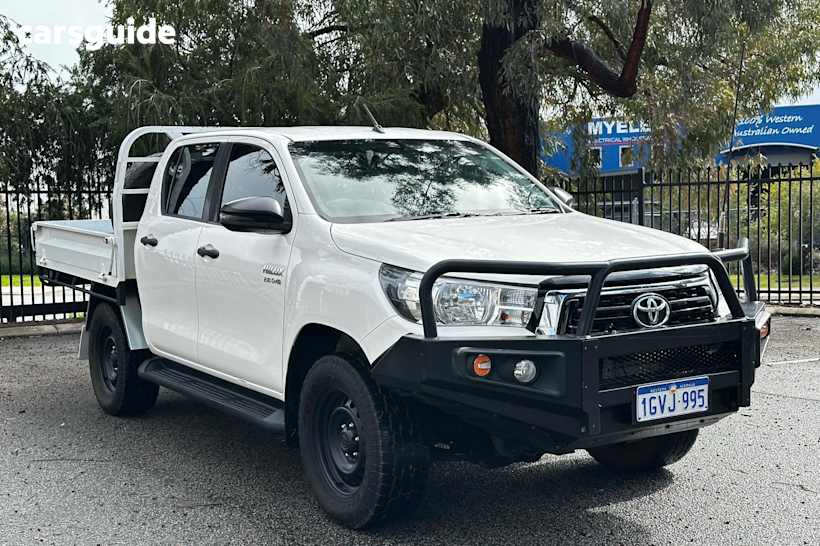 White 2019 Toyota Hilux Double Cab Chassis Sr (4X4)