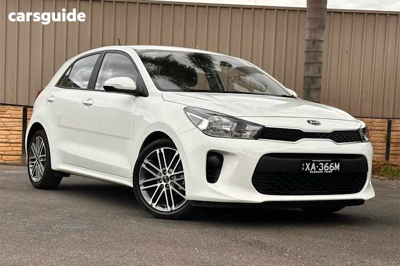 White 2020 Kia RIO Hatch SPORT F