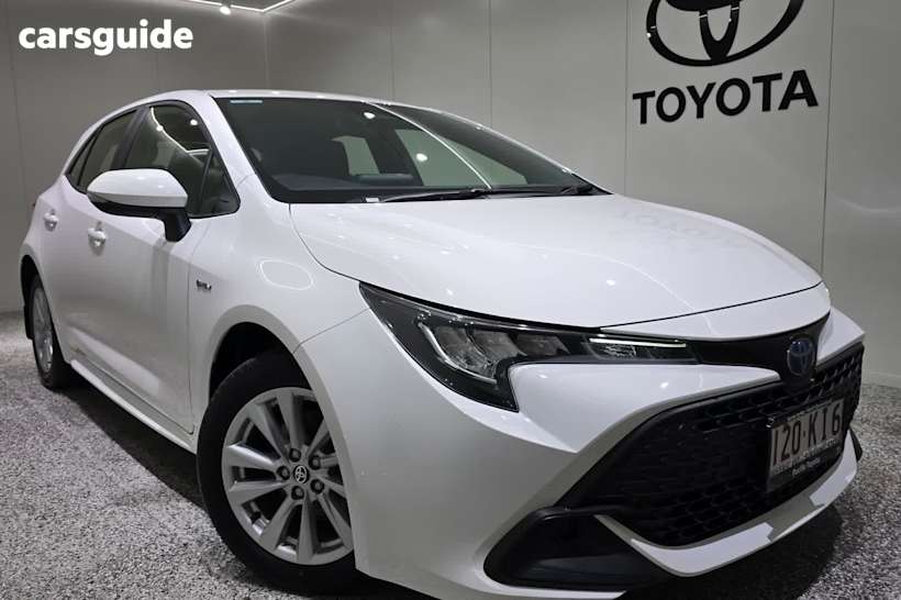 White 2024 Toyota Corolla Hatch ASCENT SPORT HYBRID F