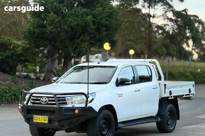 White 2017 Toyota Hilux Dual Cab Chassis Sr (4X4)