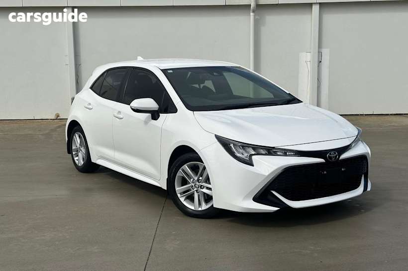 White 2022 Toyota Corolla Hatch ASCENT SPORT F