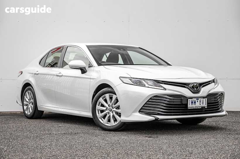 White 2019 Toyota Camry Sedan ASCENT F