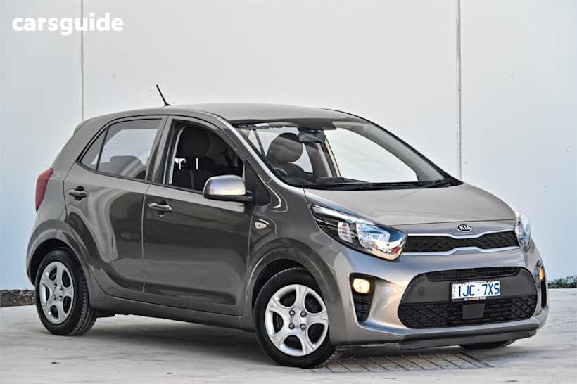 Silver 2017 Kia Picanto Hatch S F