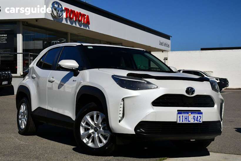 White 2024 Toyota Yaris Cross Wagon Gxl Hybrid