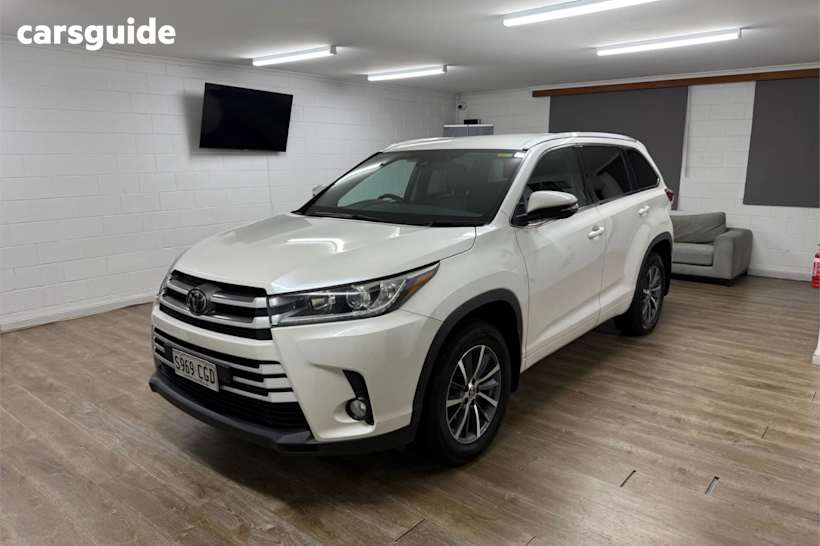White 2018 Toyota Kluger SUV GXL F