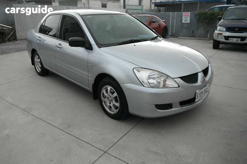 Silver 2004 Mitsubishi Lancer Sedan Es