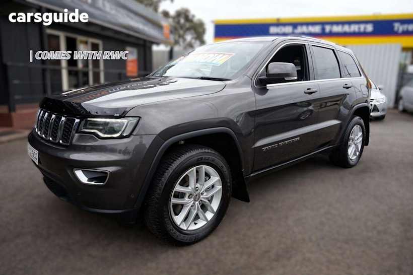 Grey 2019 Jeep Grand Cherokee Wagon Laredo (4X4)