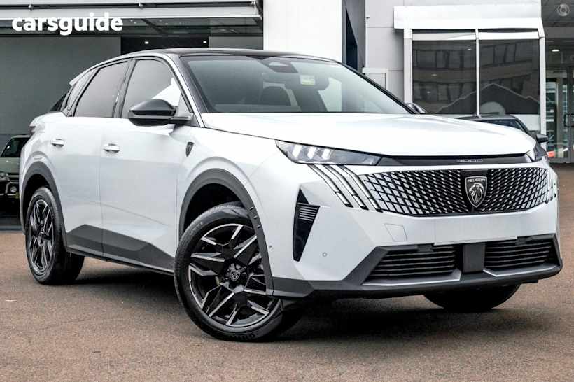 White 2025 Peugeot 3008 SUV GT PREMIUM HYBRID F
