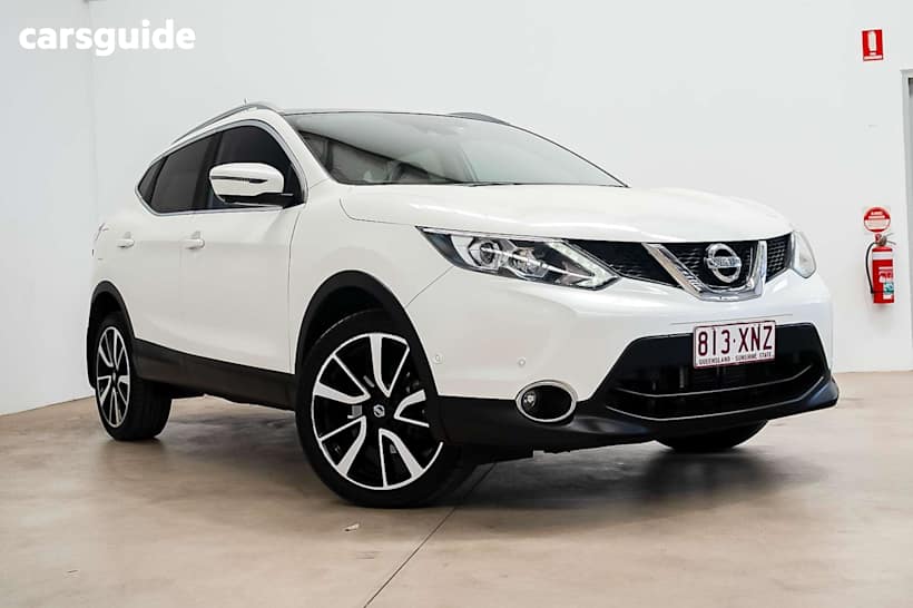White 2017 Nissan Qashqai SUV TI F