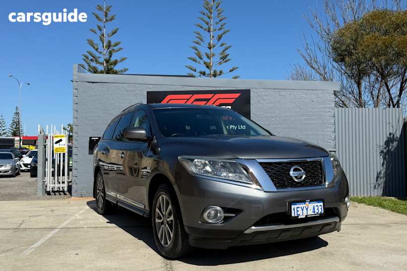 Grey 2016 Nissan Pathfinder SUV ST-L F