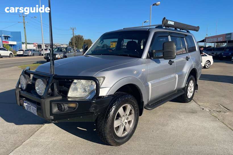 Silver 2012 Mitsubishi Pajero SUV GLX 4X4
