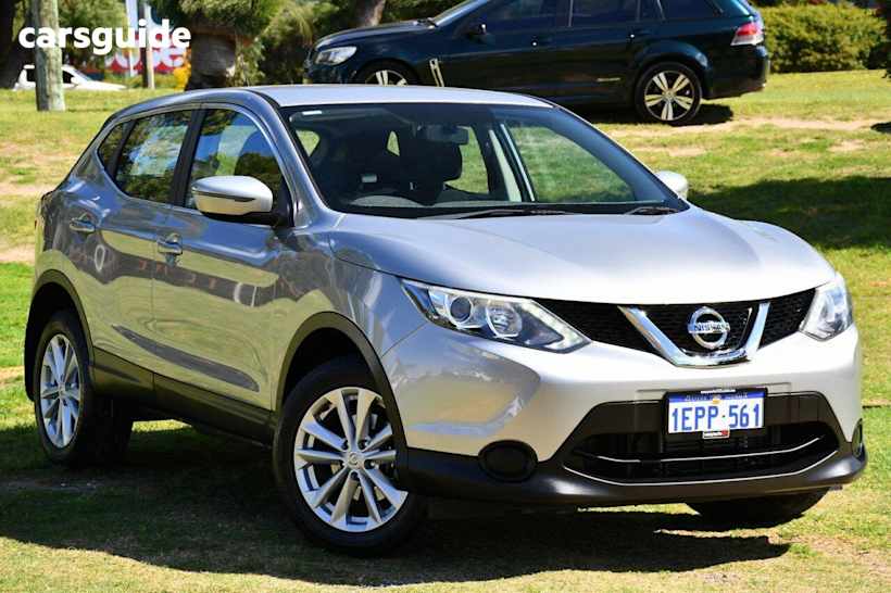 Silver 2014 Nissan Qashqai Wagon St (4X2)