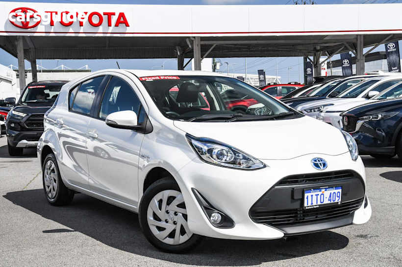 White 2018 Toyota Prius-C Hatch F